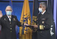 Militar transgênera se torna primeira oficial de órgão uniformizado dos EUA