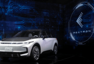 Fabricante de celulares da Apple apresenta 3 protótipos de veículos elétricos