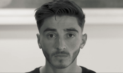 O jogador australiano Josh Cavallo