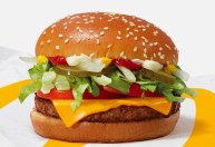 McDonald’s anuncia início de testes de seu hambúrguer vegetal McPlant