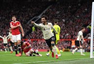 Liverpool goleia Manchester United por 5 a 0 no Old Trafford