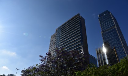 Cidade de São Paulo amanhece com sol, mas deve ter chuva fraca à tarde e à noite