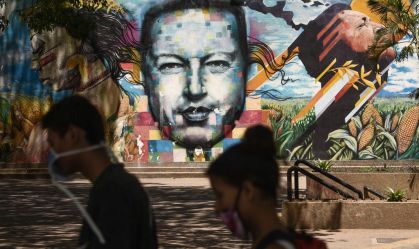 Combustível, salário baixo, pobreza extrema: os problemas da Venezuela hoje