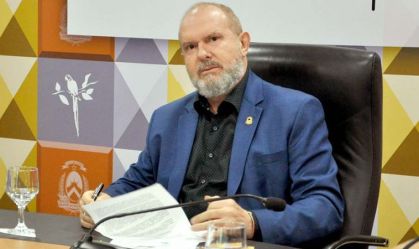 Justiça Eleitoral torna governador afastado do Tocantins inelegível por 8 anos