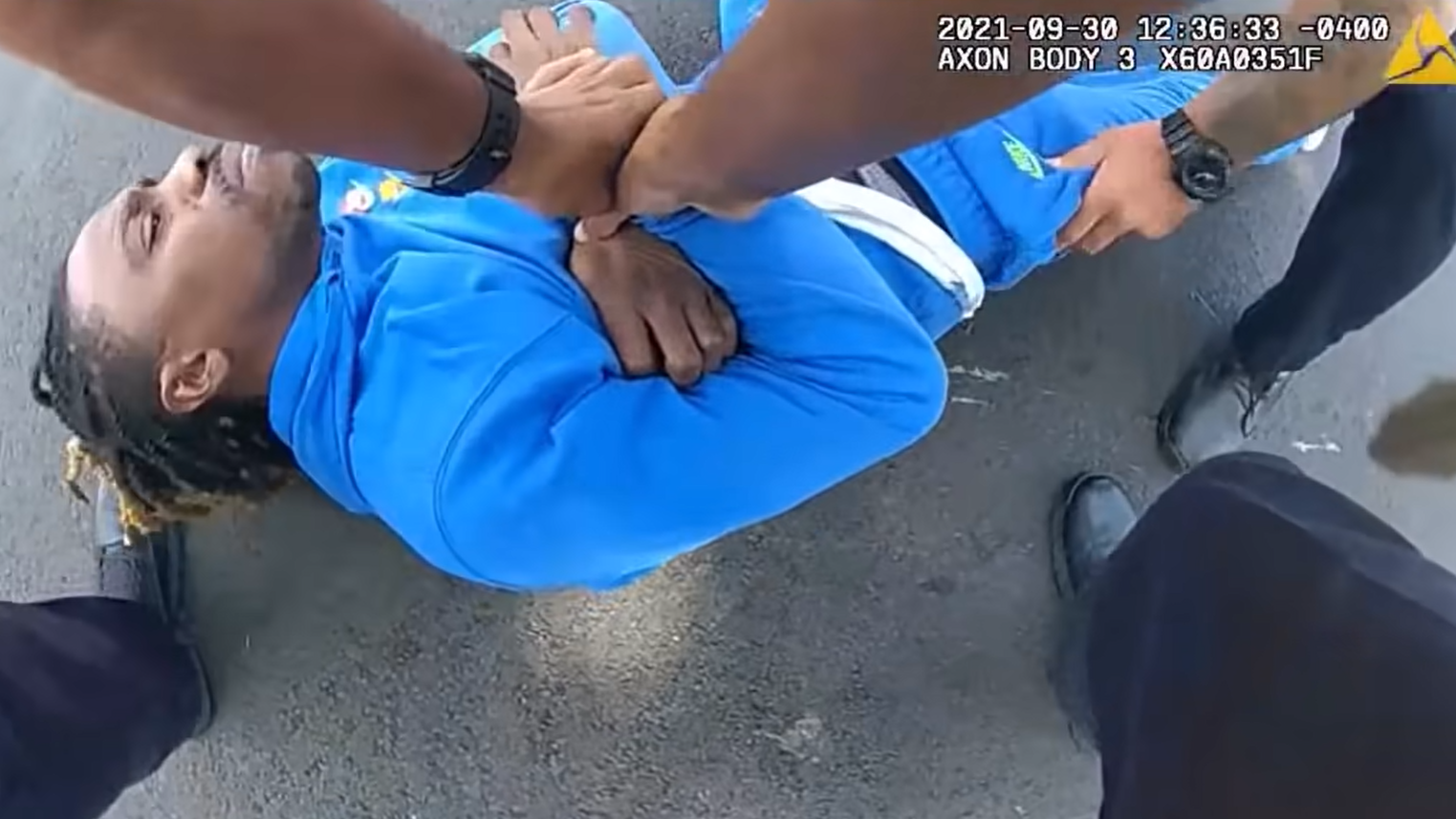 Homem negro arrastado nos EUA