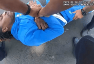 Homem negro paraplégico diz ter sido arrastado por policiais nos EUA