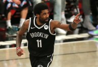 Médico que "proibiu" Kyrie Irving de jogar detona: "Ele é estúpido e imbecil"