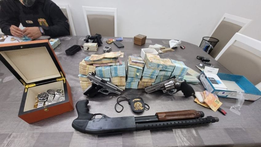 PF também apreendeu dinheiro e armas em operação contra tráfico internacional de drogas em 9 estados / Foto: Divulgação/Polícia Federal