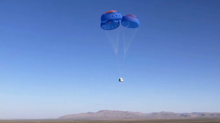 Cápsula do foguete em procedimento de pouso / Reprodução/Blue Origin