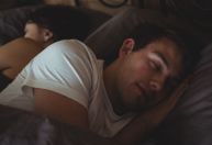 Quantidade ideal de sono ajuda a manter cérebro ‘afiado’, diz estudo