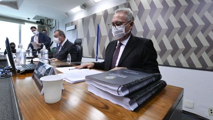 Renan Calheiros (MDB-AL) faz leitura do relatório final da CPI da Pandemia