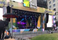 Chuva esvazia primeiro dia do festival Rock Brasil 40 anos no Rio de Janeiro