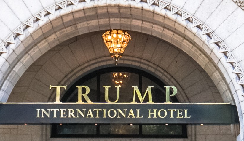 Entrada do Trump International Hotel em Washginton, DC / Trump International Hotel