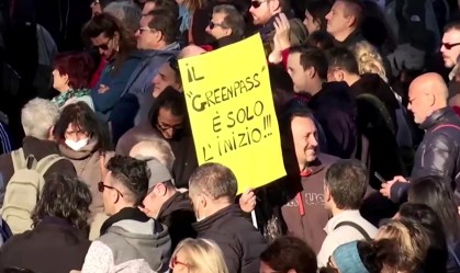 Protestos violentos sobre vacina reacendem discussões sobre fascismo na Itália