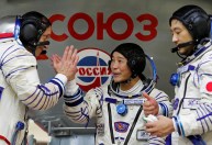 Na Rússia, bilionário japonês treina para viagem espacial