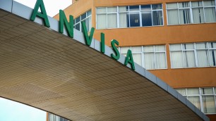 Anvisa determina a proibição de oito produtos para cabelo