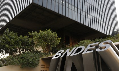 BNDES abre 1º concurso após 12 anos com cotas raciais e salários a partir de R$ 20 mil