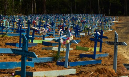 Cemitério Nossa Senhora Aparecida, em Manaus (AM)