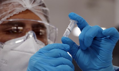 Fiocruz inicia etapa final da produção de vacina 100% nacional contra Covid