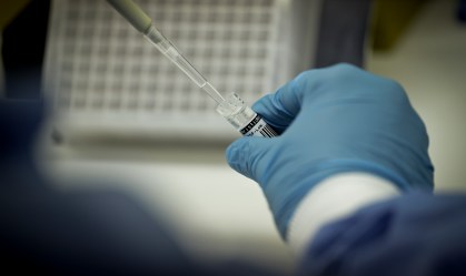 Austrália registra primeiro caso de transmissão comunitária da variante Ômicron