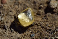 Mulher encontra diamante de 4,38 quilates em parque nos EUA