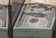 Dólar tem pouca alteração antes de PEC dos Precatórios e dados dos EUA