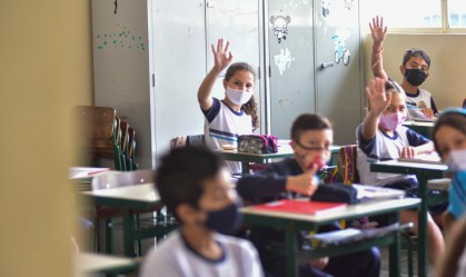 Sindicato vê alta de até 13% em mensalidades e pede que escolas "facilitem pagamento"