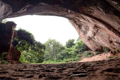 Gruta localizada no interior de São Paulo