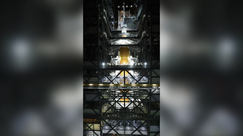 Espaçonave Orion após ser coloca em cima do foguete SLS no Centro Espacial Kennedy, da Nasa / Divulgação/Nasa