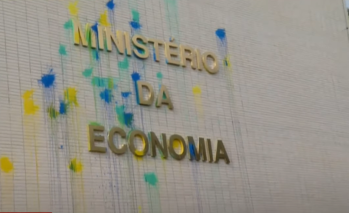 Protesto contra Paulo Guedes
