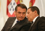 PGR avalia pedir que Mourão esclareça ligação de Bolsonaro antes de depor