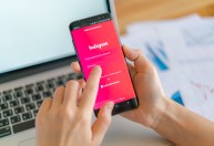 Redes sociais ironizam queda de WhatsApp e Facebook no Twitter