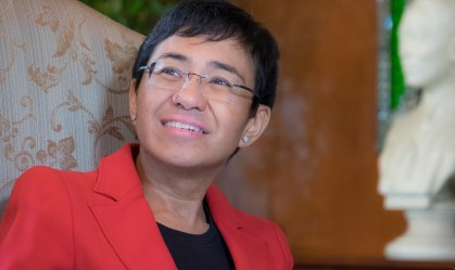 Vencedora do Nobel da Paz diz que Facebook é "tendencioso contra fatos"