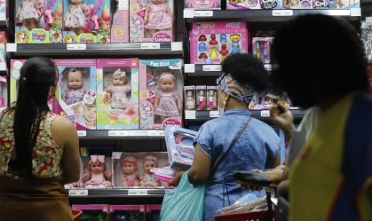 Inflação e juros esfriam PIB do 3º tri e pioram cenário de 2023, dizem economistas