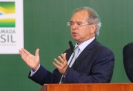 ‘Reduzimos déficit de 10,5% para 0,5% do PIB, um dia conto o segredo’, diz Guedes