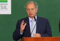Guedes: aperfeiçoamento do Bolsa Família perdeu espaço político para renda básica