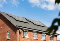 Instalações de painéis solares em residências crescem 2000% no Brasil