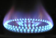Preço médio do gás de cozinha supera R$ 100; gasolina sobe 3,3% em postos