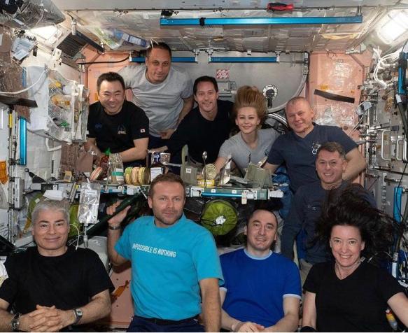 Equipe russa roda o longa-metragem "Desafio" no espaço / Divulgação/ISS