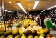 Novembro tem nova alta no preço dos alimentos e mantém máxima de 10 anos, diz FAO