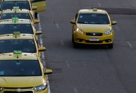 Mais de 300 mil motoristas se inscreveram para receber auxílio-taxista, diz ministério