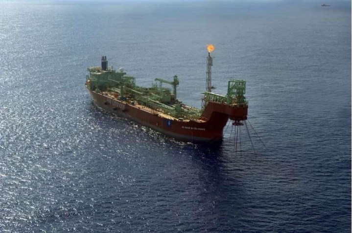 Navio Plataforma de Petróleo. • Agência Petrobras/Agência Brasil/Fotos Públicas