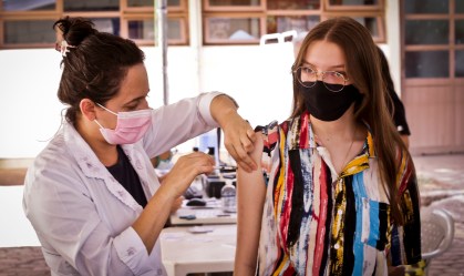 Painel da Vacina: Brasil está em 60º no ranking global e é 4º no total de doses