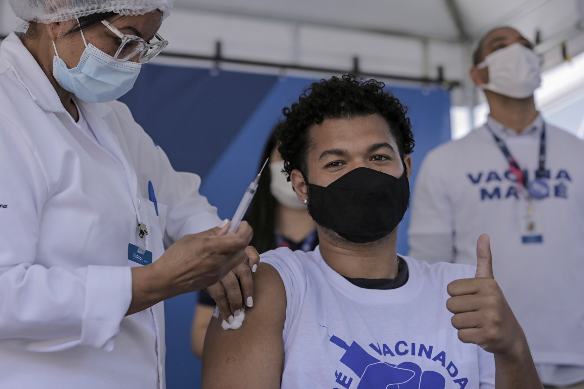 Imagem de destaque do post: Por falta de vacina, aplicação de dose de reforço é paralisada no Rio