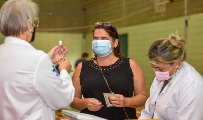 Dez estados brasileiros já aplicam dose de reforço contra a Covid-19