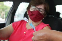 Vacinação de idosos contra a Covid-19 em Minas Gerais