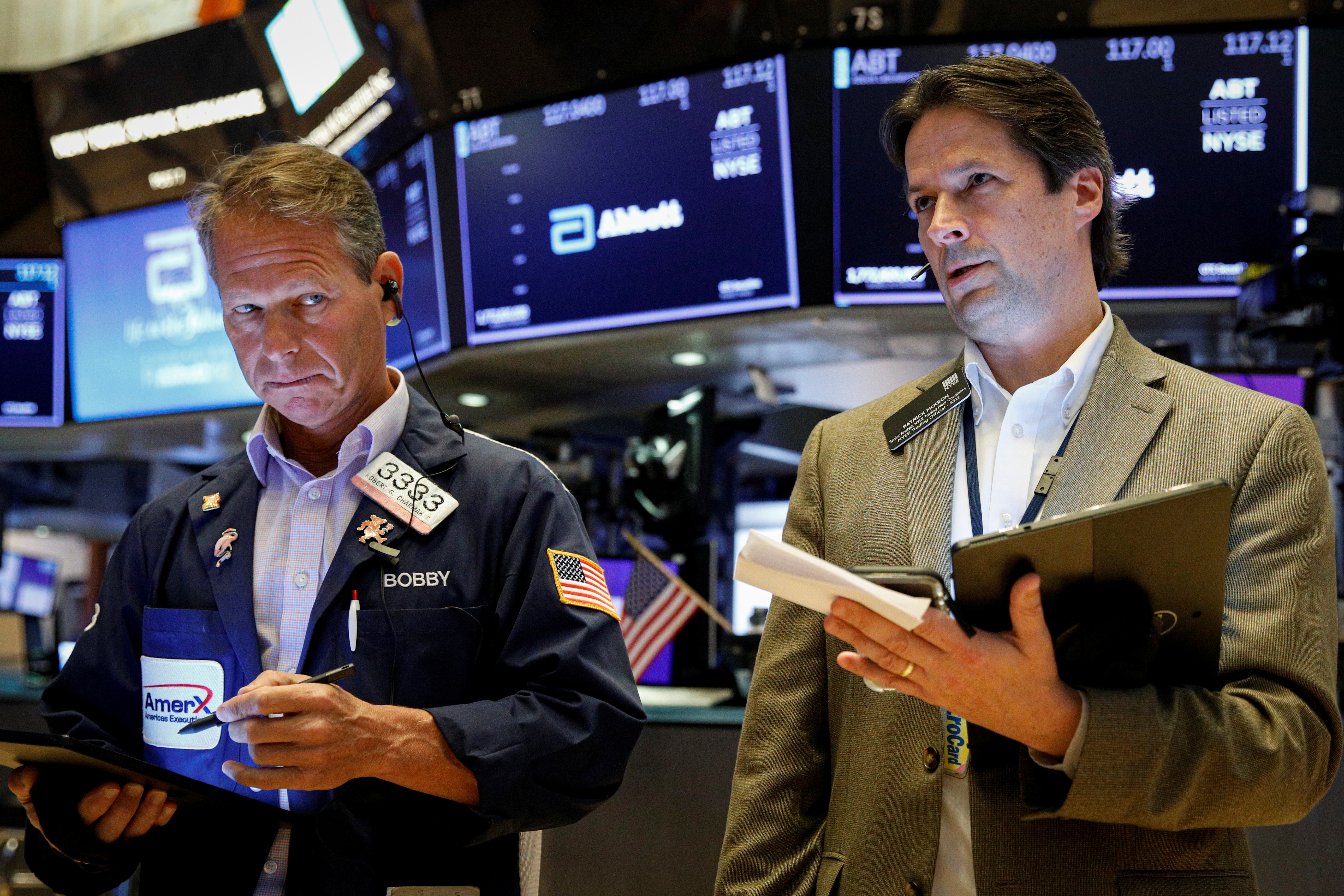 Traders trabalham no pregão da NYSE em Nova York