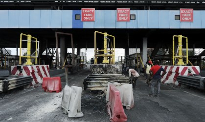 Exército nigeriano usou munição letal contra manifestantes em "massacre" de Lagos