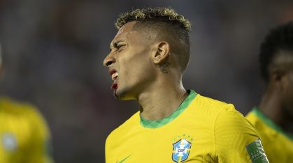 Raphinha foi desconvocado por Fernando Diniz em razão de uma lesão muscular