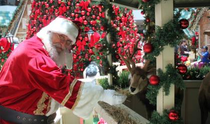 Com Covid-19 em queda, Papai Noel retorna aos shoppings de todo o Brasil